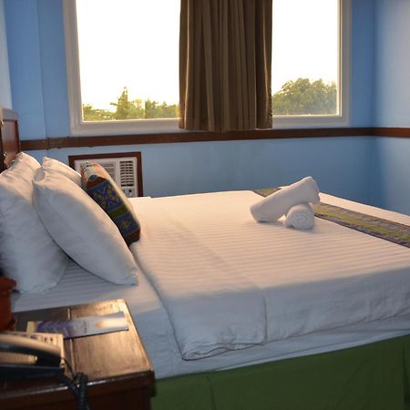 Alu Hotel Davao Экстерьер фото