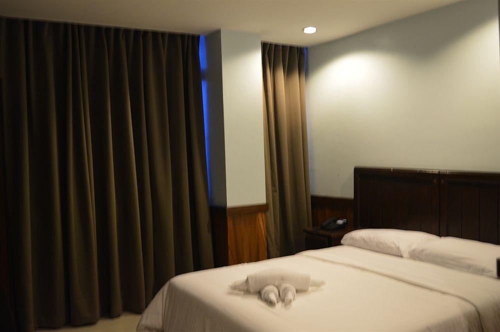 Alu Hotel Davao Экстерьер фото