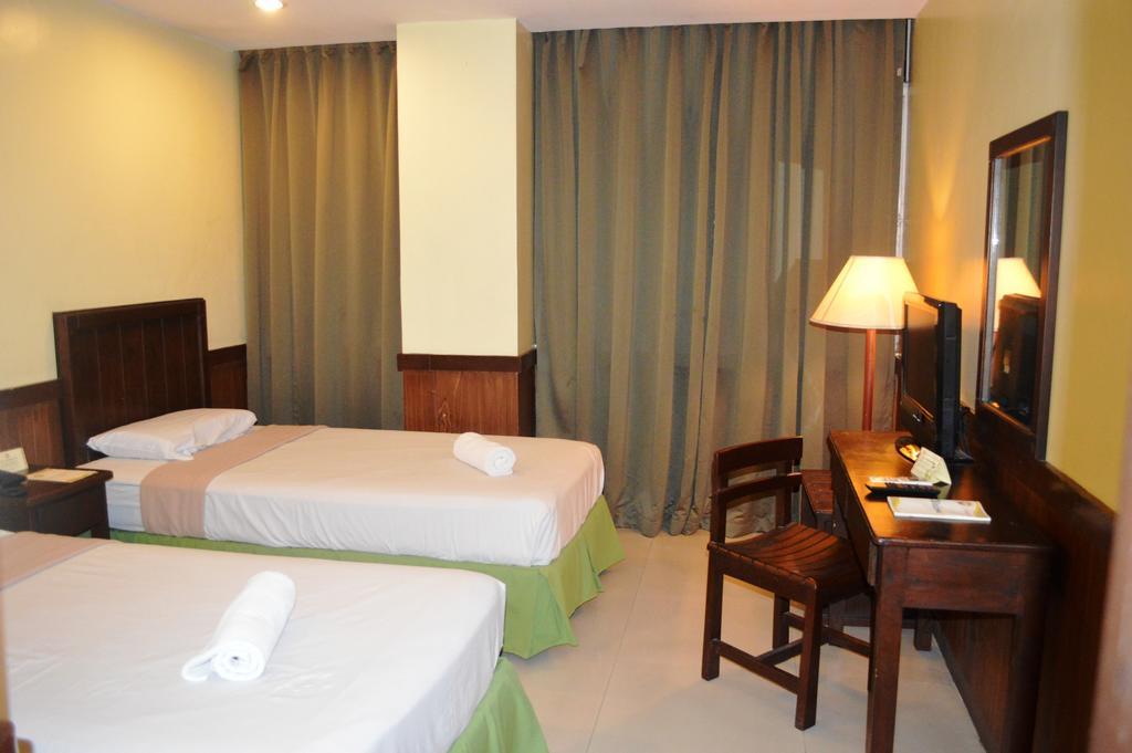 Alu Hotel Davao Экстерьер фото