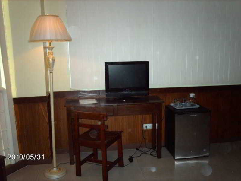 Alu Hotel Davao Экстерьер фото